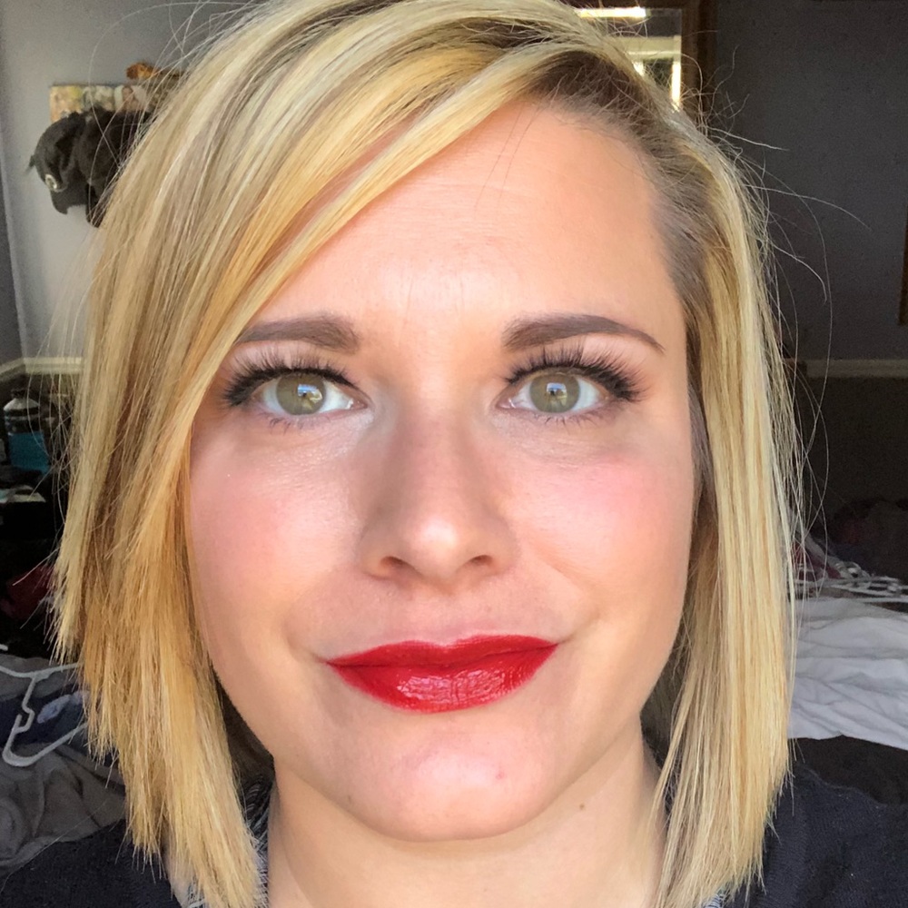 Meet your Posher, Dannielle